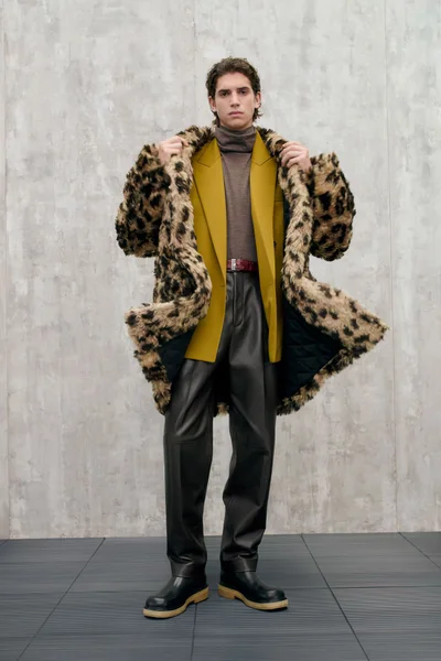 Look 12